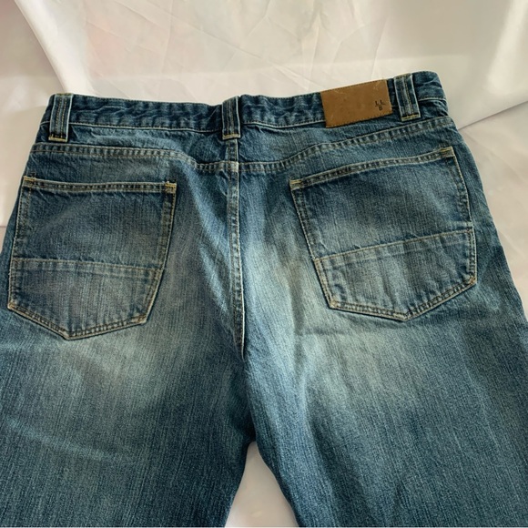L.L. Bean Men's 34W 32 Classic Denim Jeans Medium Wash Slim Straight Fit - Picture 4 of 13
